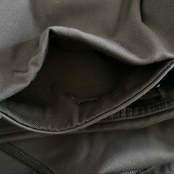 Athleta Ultimate Stash Pocket Capri Legging 21.5” - Picture 10 of 11